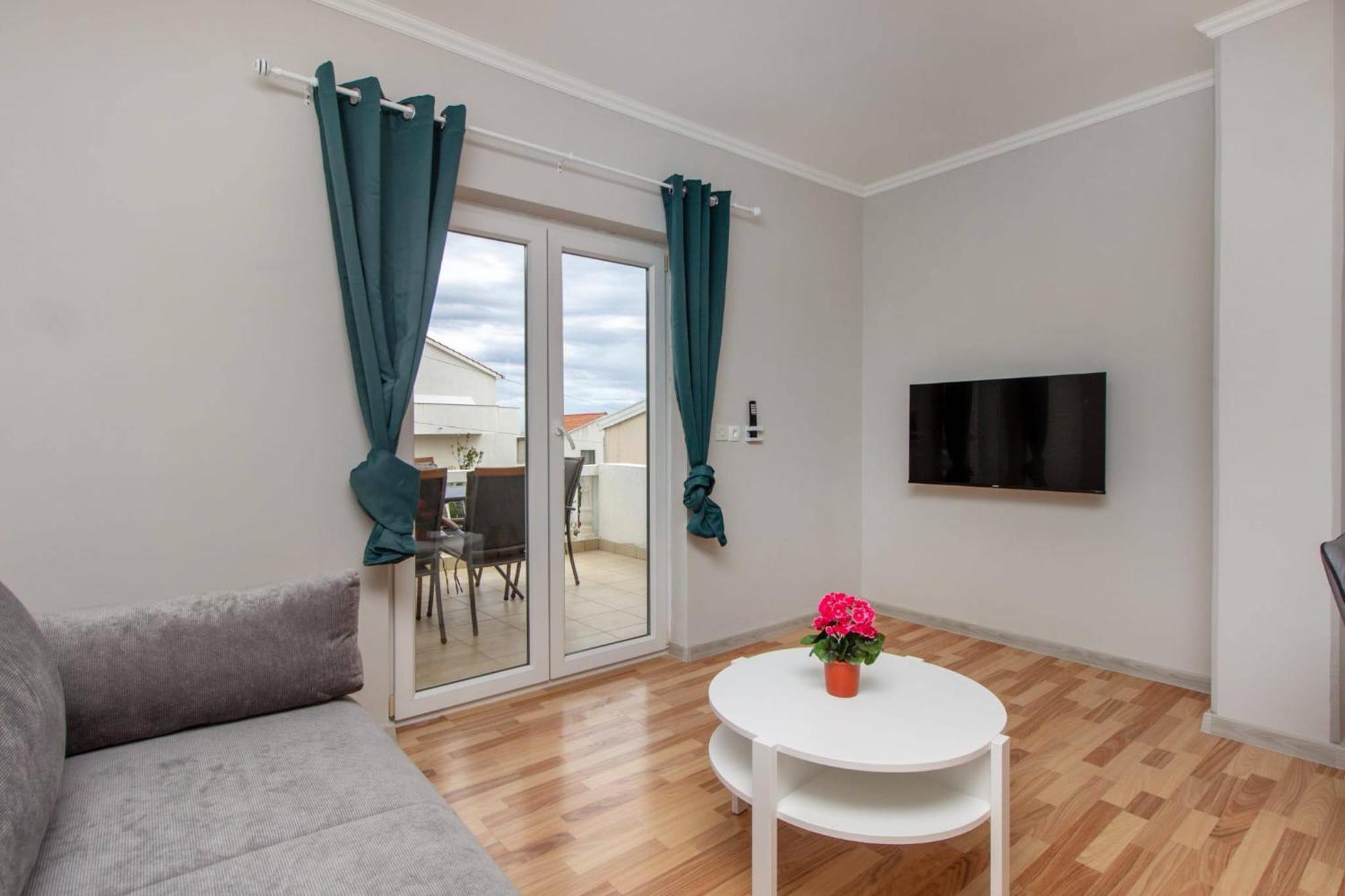 Apartments Alaga Tribalj 外观 照片